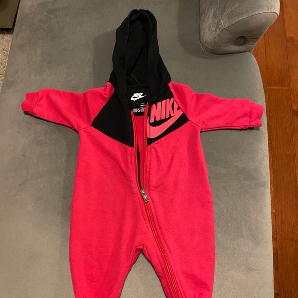 Baby girl Nike jumpsuit - Picture 1 of 3